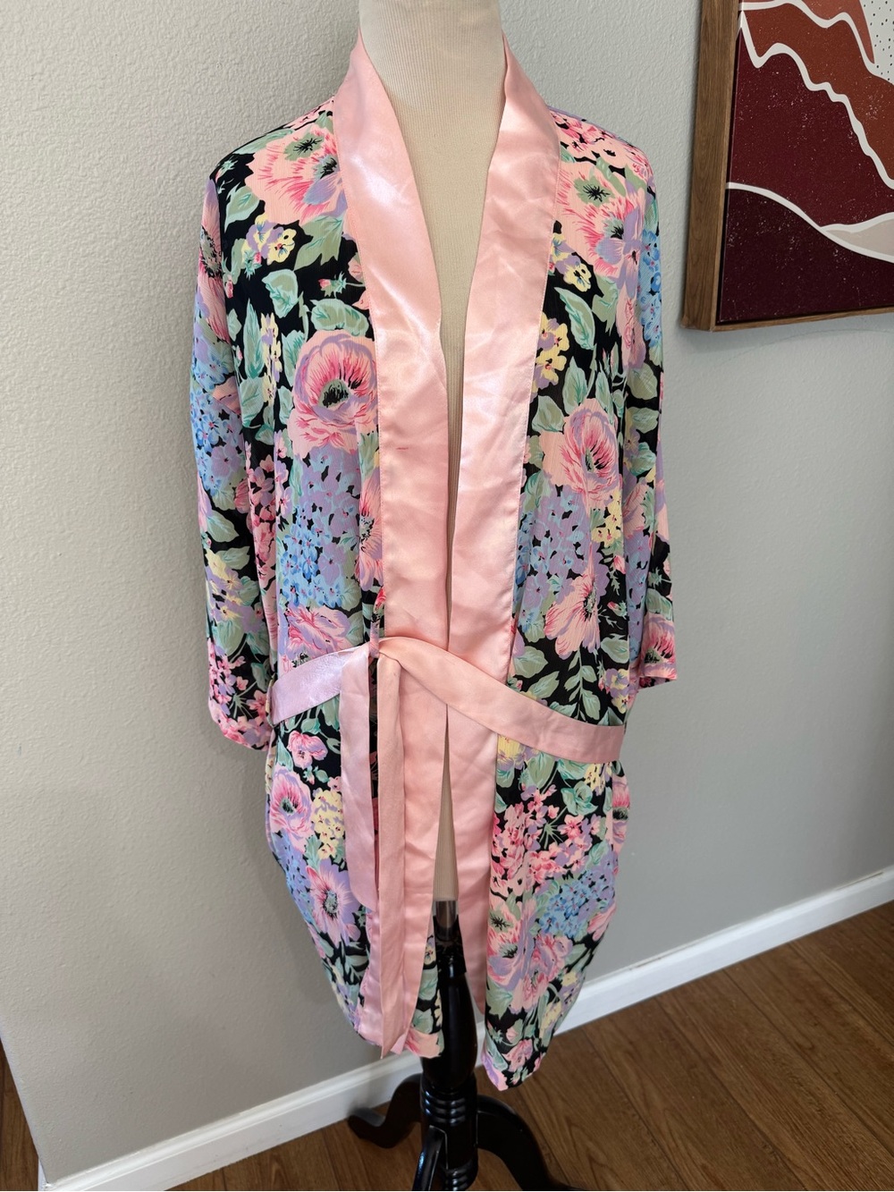 90's vintage baby pink satin floral chiffon robe gold label OS Victoria’s Secret